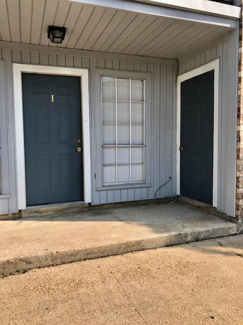 Parkwood apartment entrances